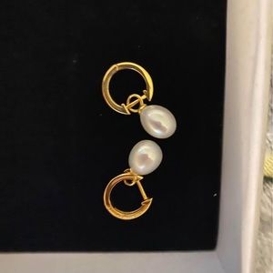Pearl earings never worn